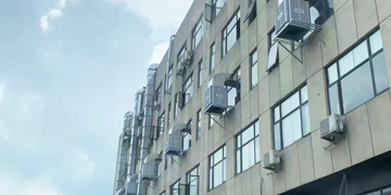 工廠車(chē)間悶熱安裝星科環(huán)保空調(diào)能快速通風(fēng)降溫