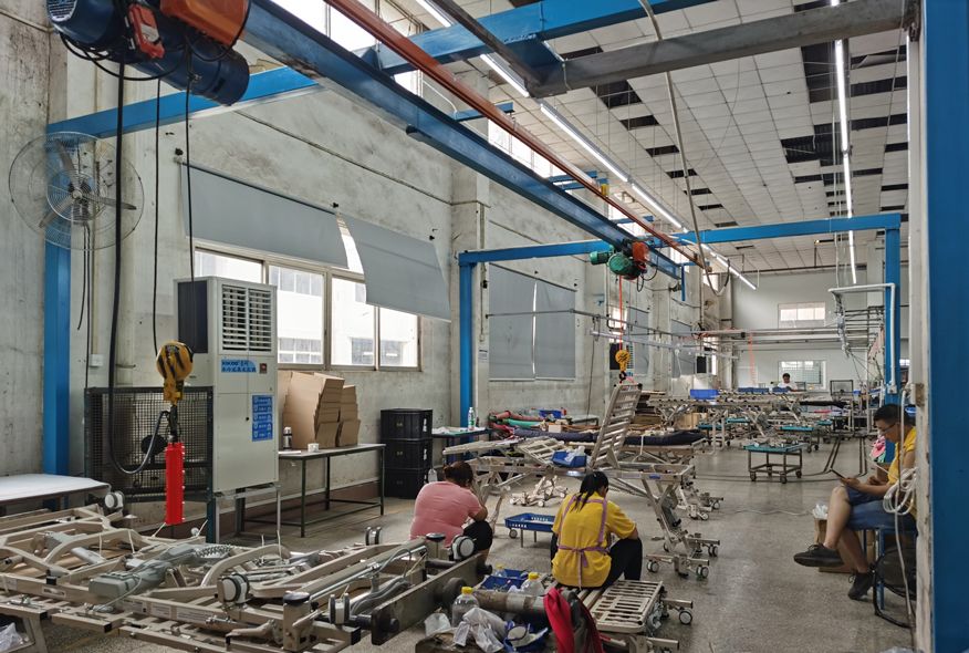 汽配廠房車間降溫-工業(yè)省電空調(diào).jpg 汽配廠房車間降溫-工業(yè)省電空調(diào).jpg